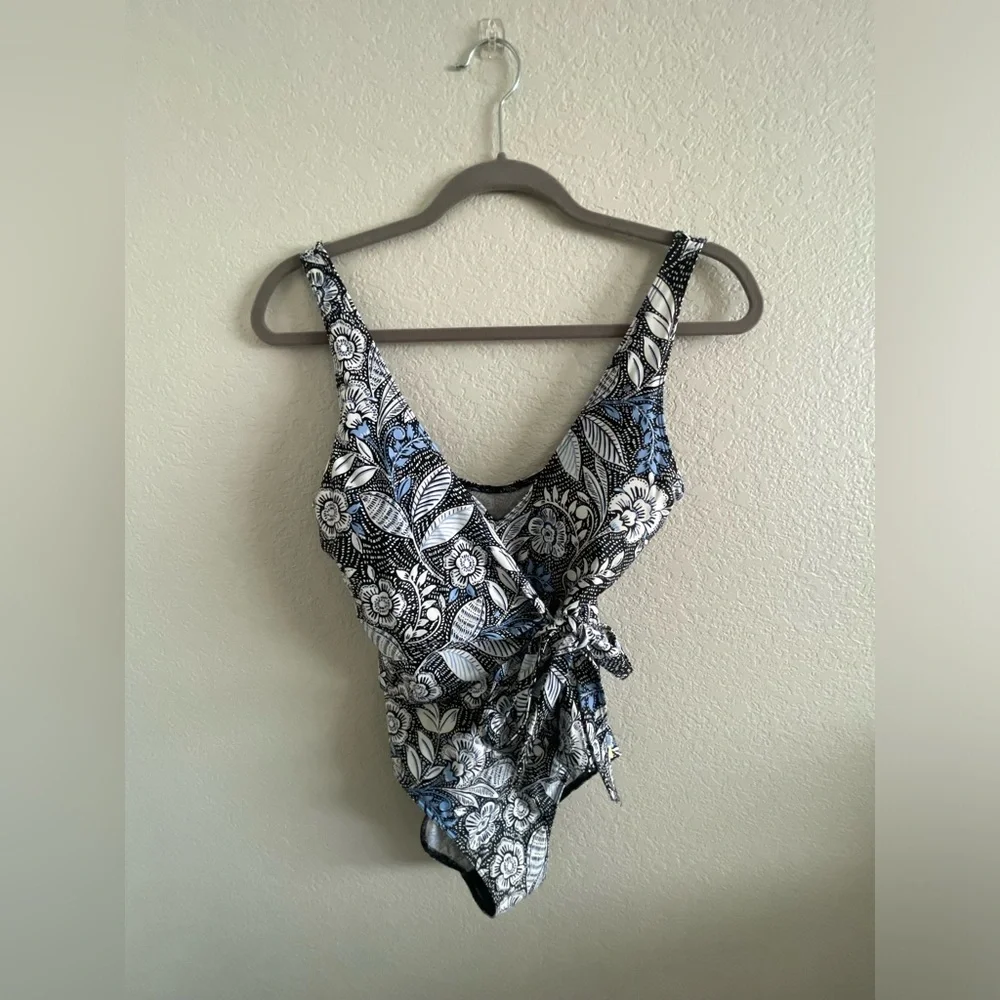 Summersalt perfect wrap one-piece swimsuit - Picture 3 of 7